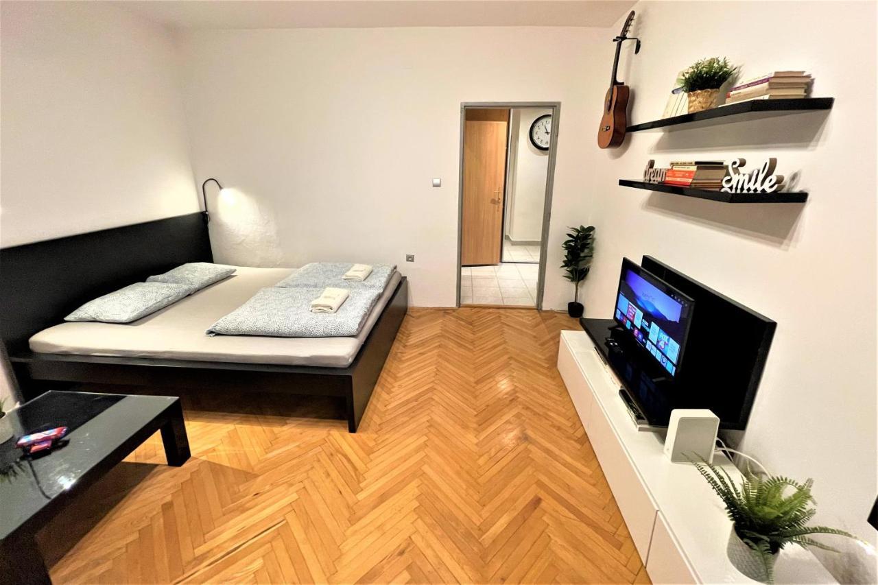 Apartment Helen - Old Town, Ac Bratislava Dış mekan fotoğraf