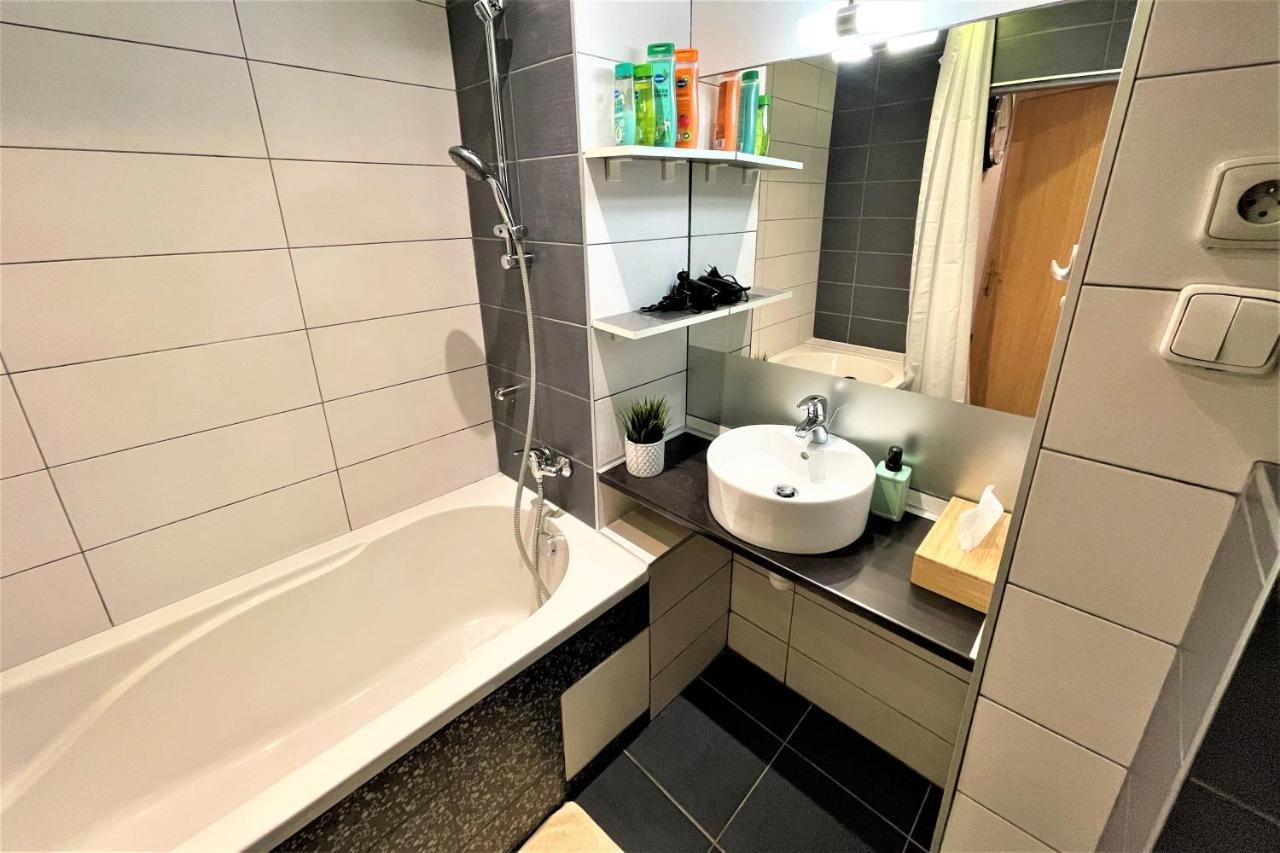 Apartment Helen - Old Town, Ac Bratislava Dış mekan fotoğraf